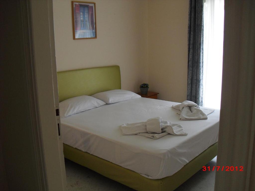Kangaroo Hotel Mola Kaliva Quarto foto