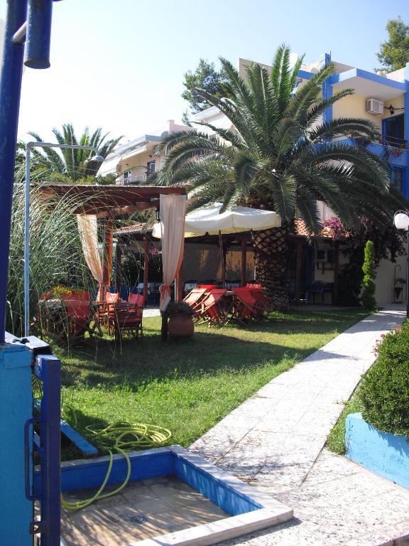 Kangaroo Hotel Mola Kaliva Exterior foto