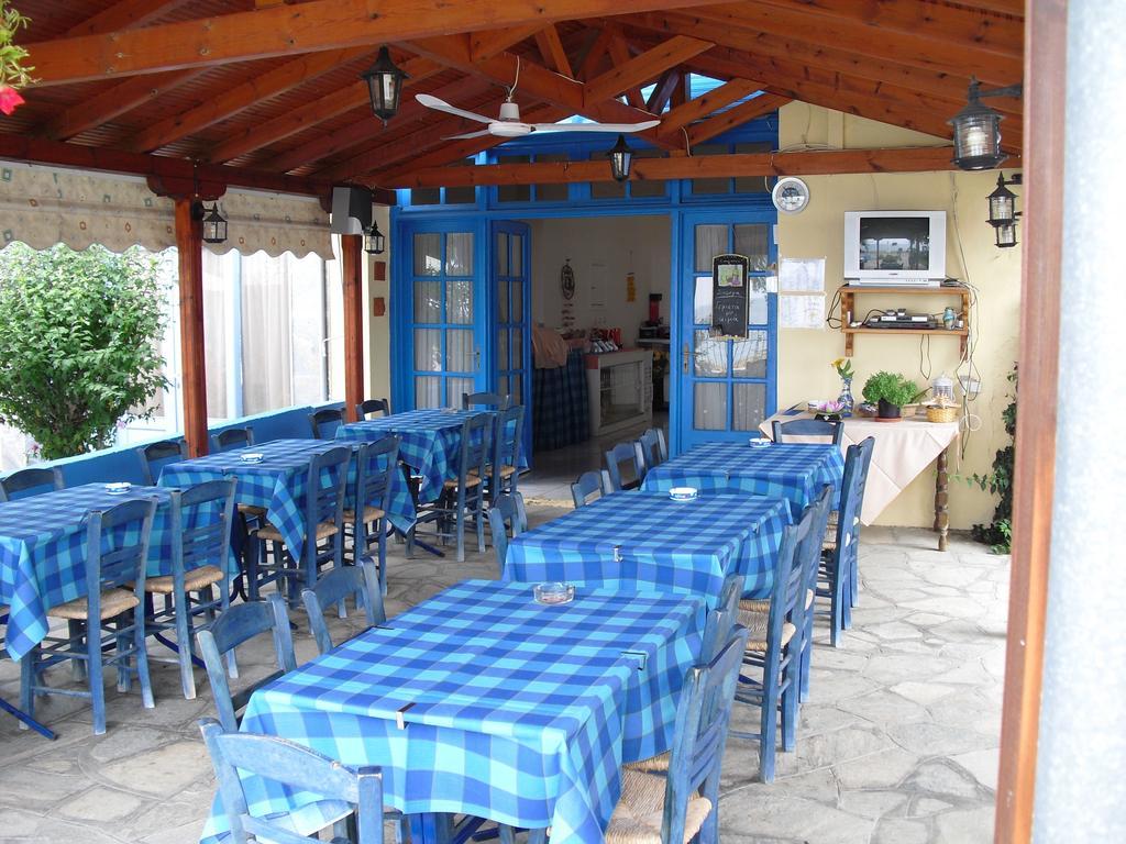 Kangaroo Hotel Mola Kaliva Exterior foto