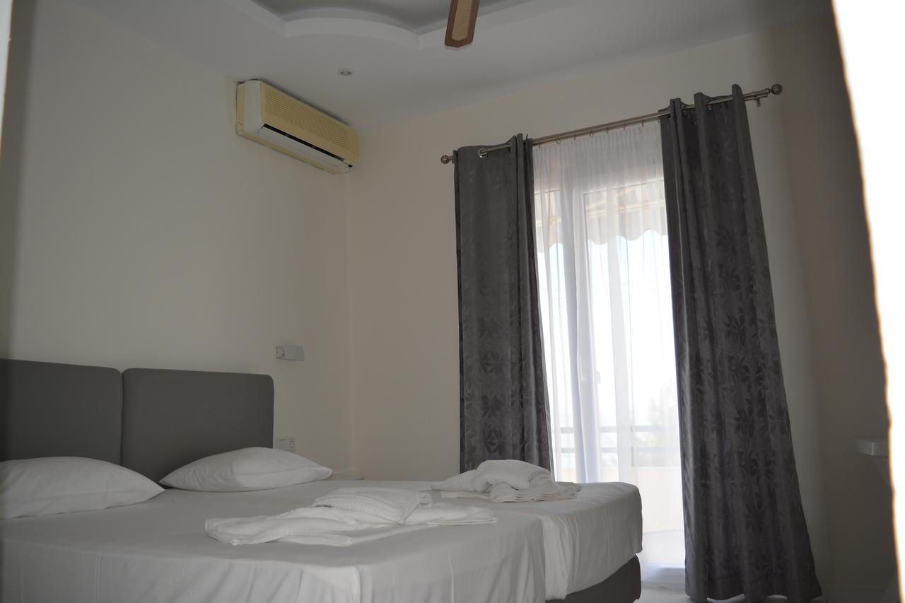 Kangaroo Hotel Mola Kaliva Exterior foto